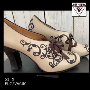 Gorgeous Fluevog Closed Toe Shoe!